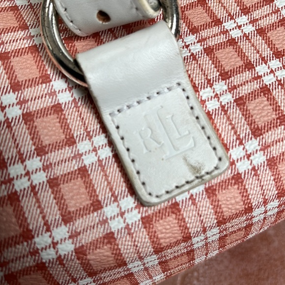 Lauren Ralph Lauren vintage barrel bag. wear and tear on buckles but great - Picture 6 of 7